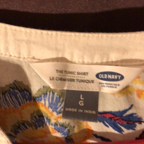 Floral old navy shirt - Picture 2 of 2